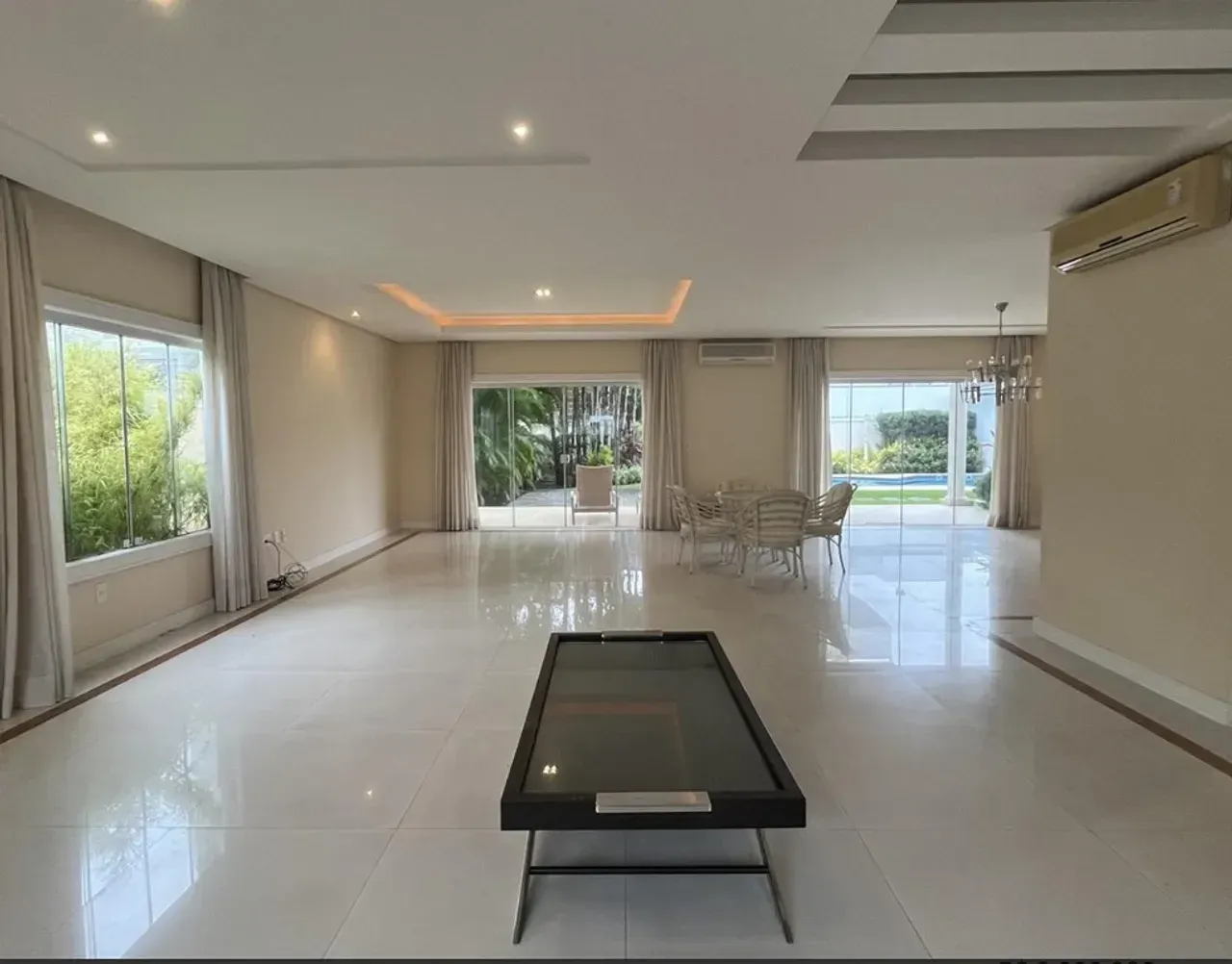 House with 5 bedrooms and 5 bathrooms, 830 m² — photo 10
