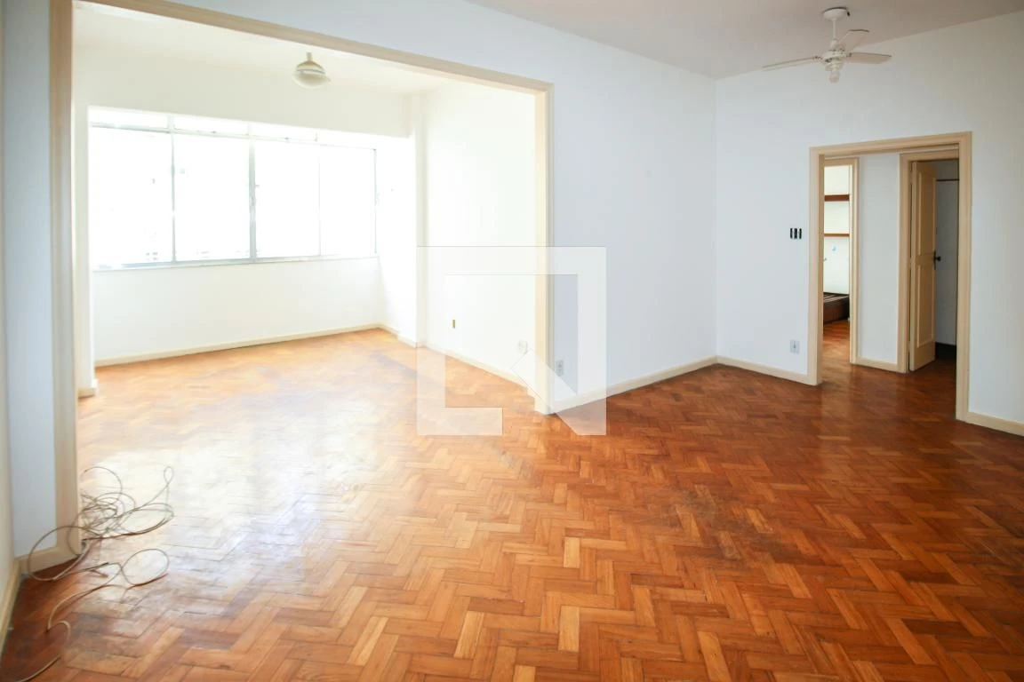 117 m² apartment with a private pool and a walk-in closet