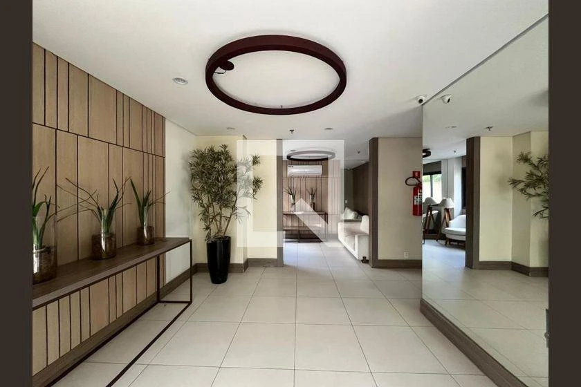 3-bedroom apartment in a building with a gym — photo 44
