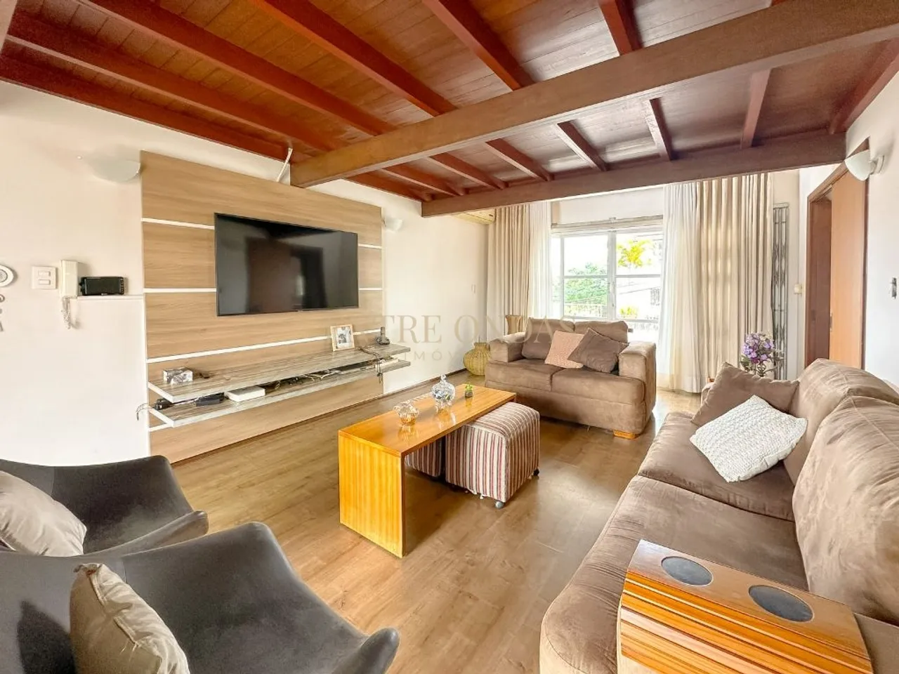 4-bedroom house with a home office — photo 14