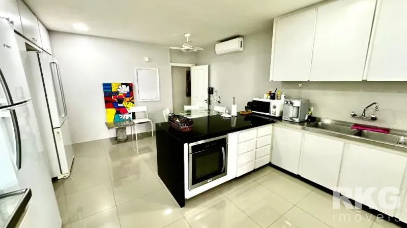 Apartamento mobiliado com 4 quartos e 5 banheiros — photo 3