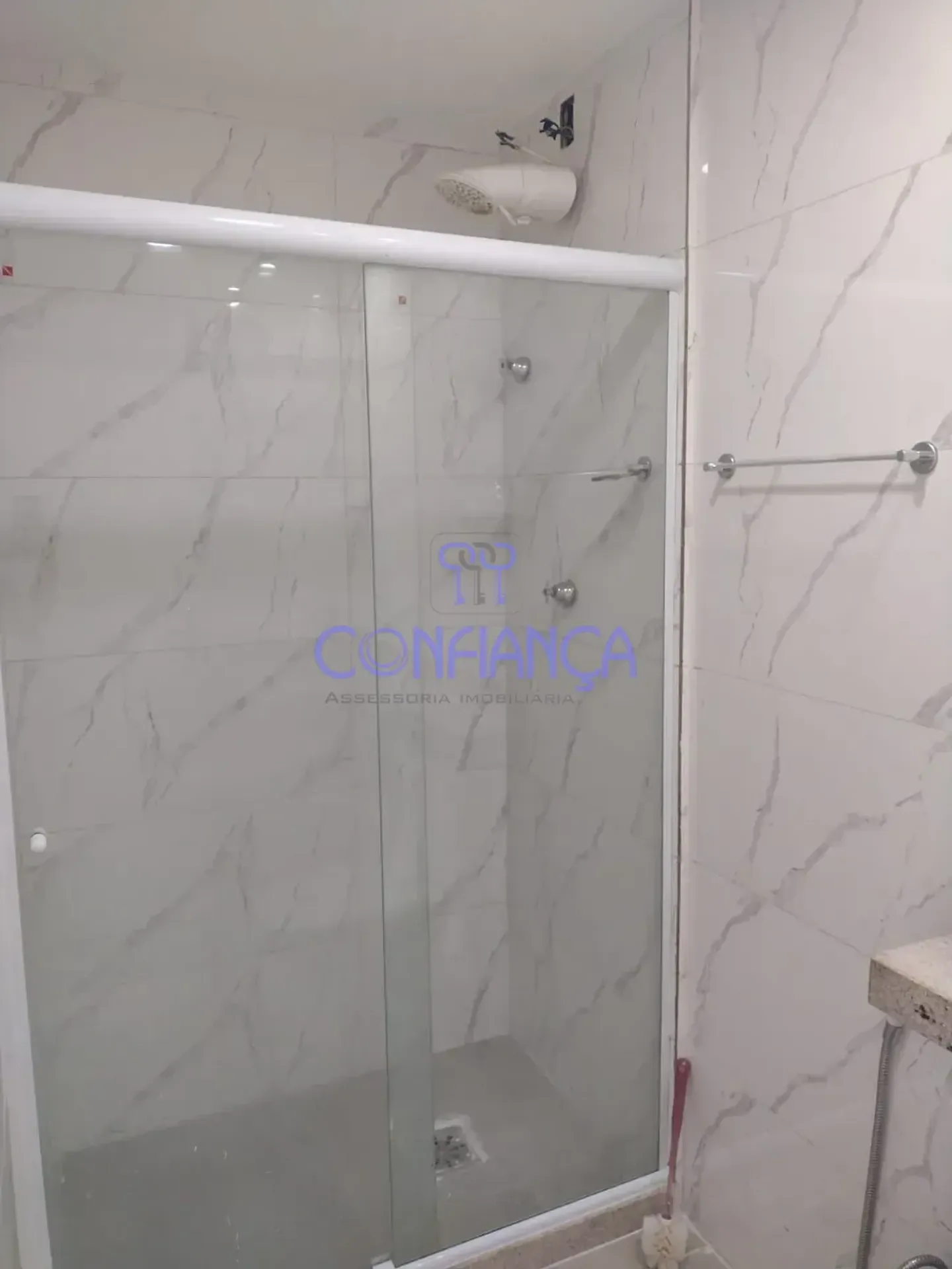 One-bedroom apartment in a building with a pool — photo 2