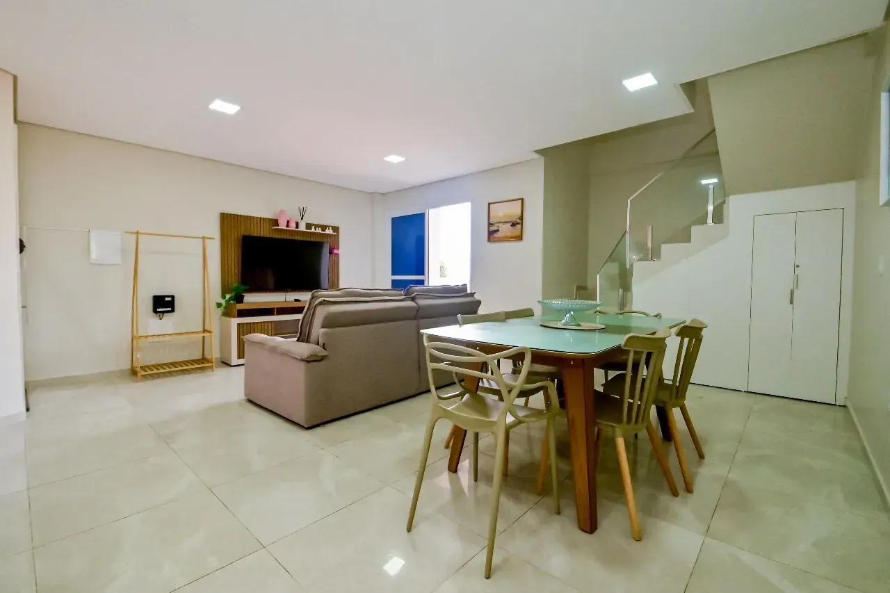 Furnished 1-bedroom apartment with 3 bathrooms — photo 19