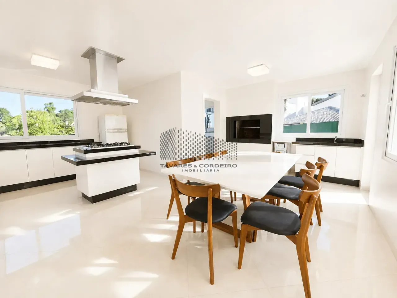 House with 5 bedrooms and 370 m² plus private BBQ — photo 5