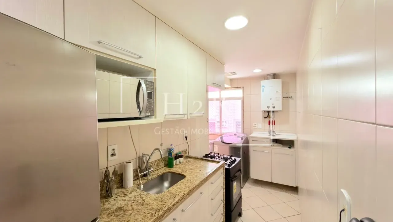 Furnished 3-bedroom apartment with balcony — photo 30