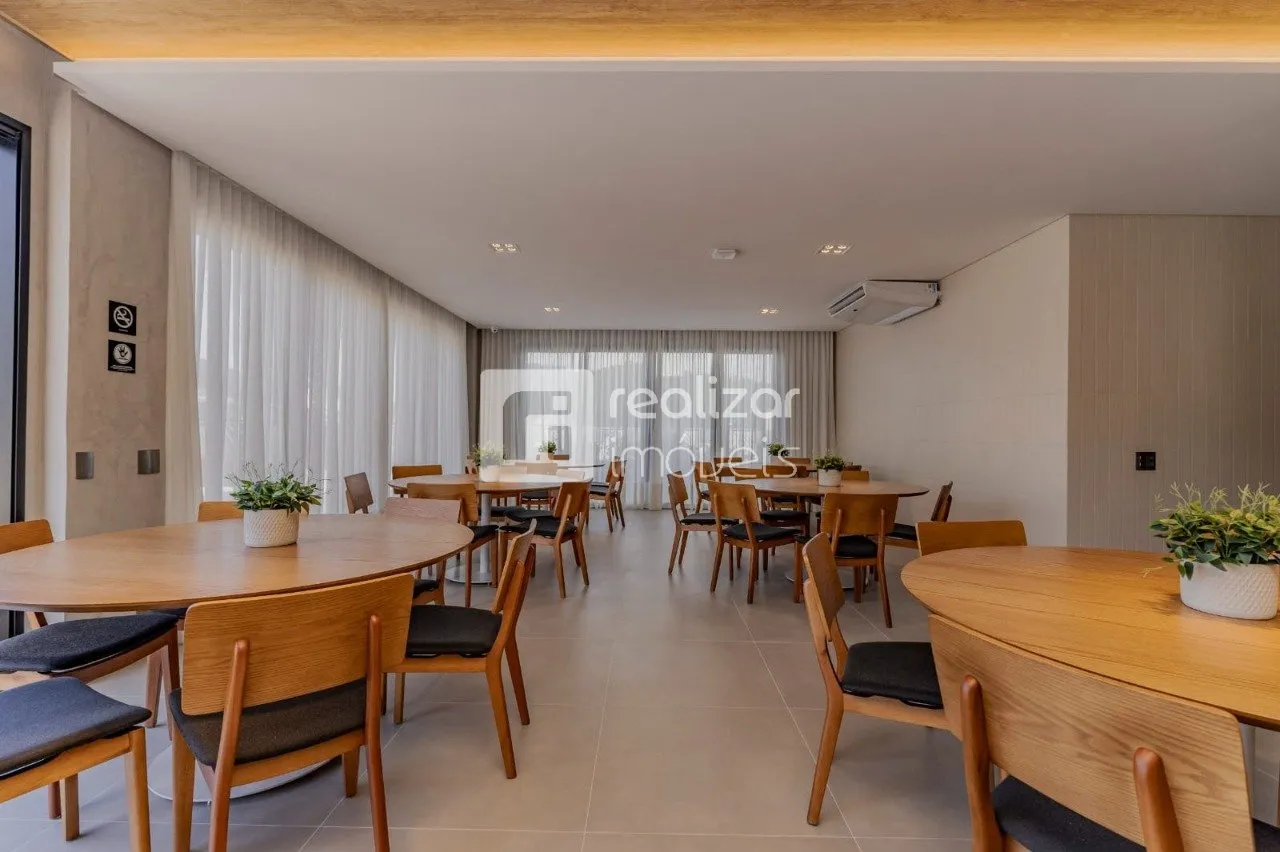 Glass-enclosed balcony in a 2-bedroom apartment, 70 m² — photo 15