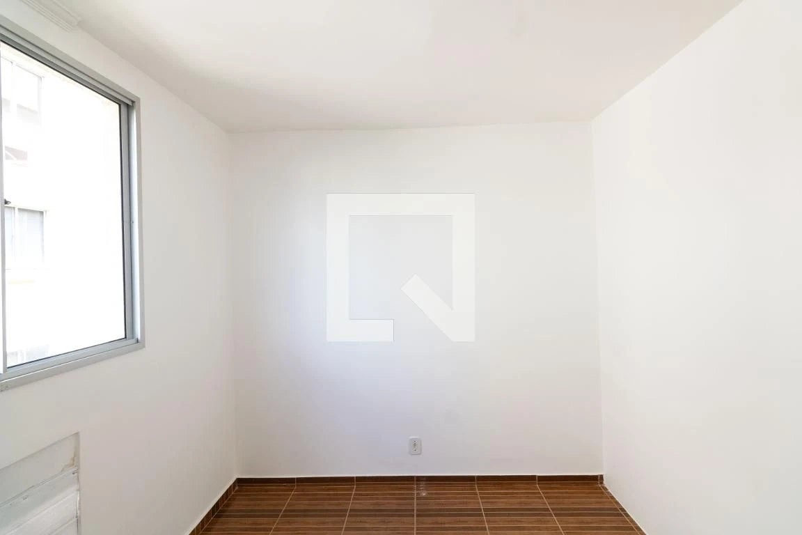 Apartamento com 2 quartos, 1 banheiro e varanda — photo 7