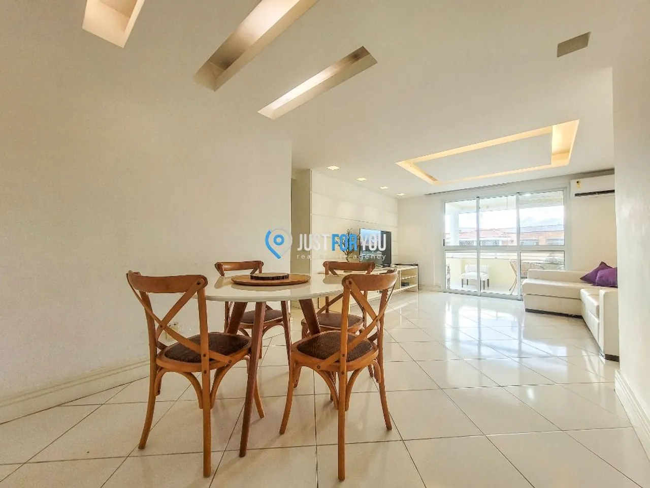 3-bedroom apartment 110 m² with enclosed balcony — photo 13