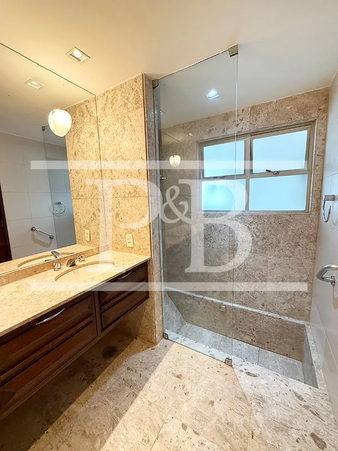4-bedroom apartment with a walk-in closet in Rio de Janeiro — photo 26