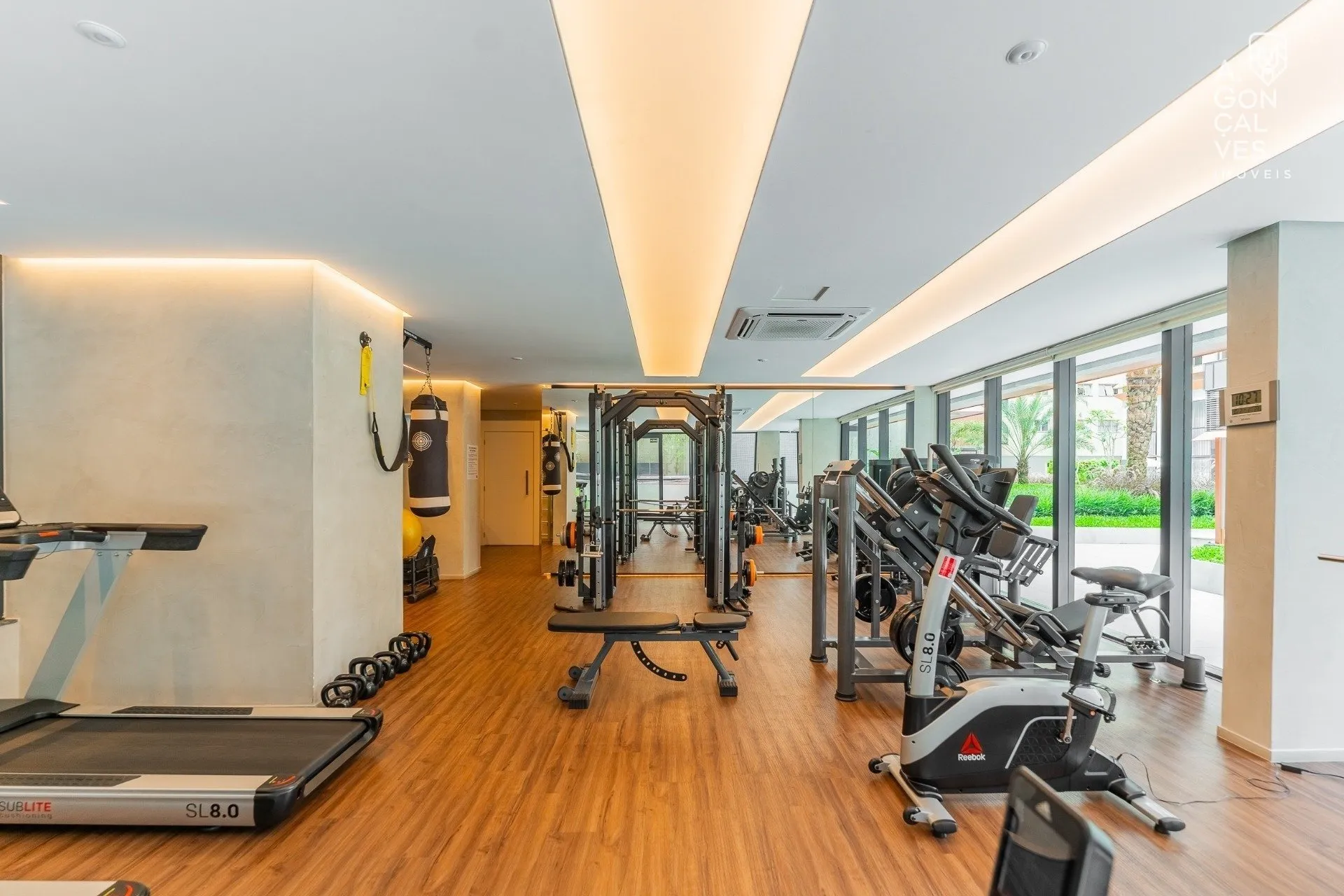 Furnished 223 m² apartment with 3 en-suites and 3 parking spots — photo 48