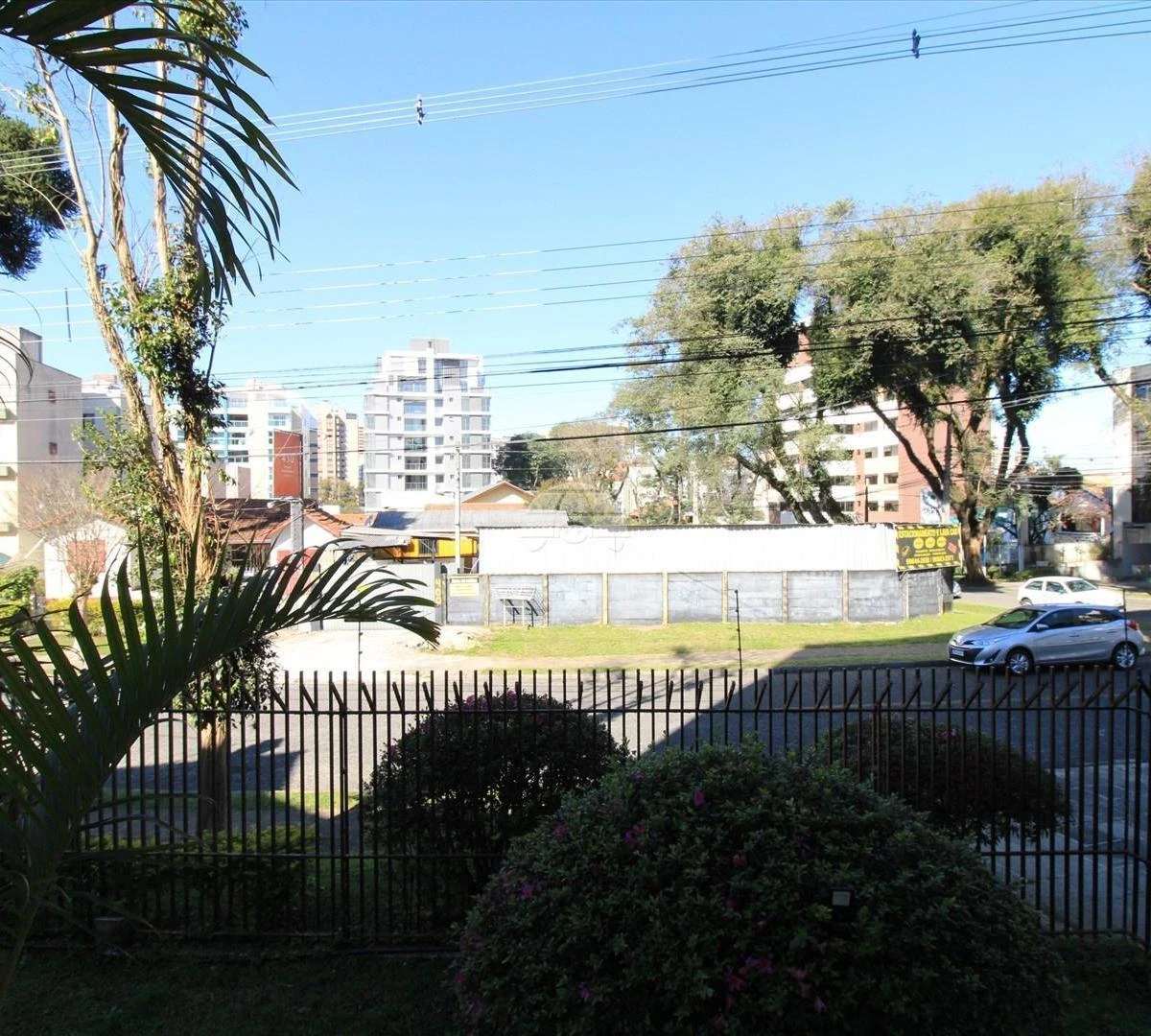 2-bedroom apartment with a washing machine in Curitiba — photo 18