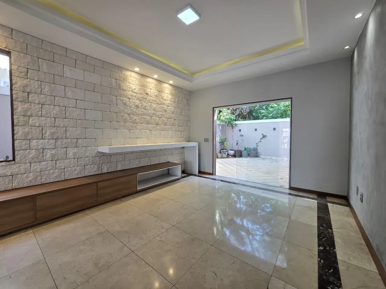Будинок на 450 м² з 4 спальнями та кухнею з газом — photo 30