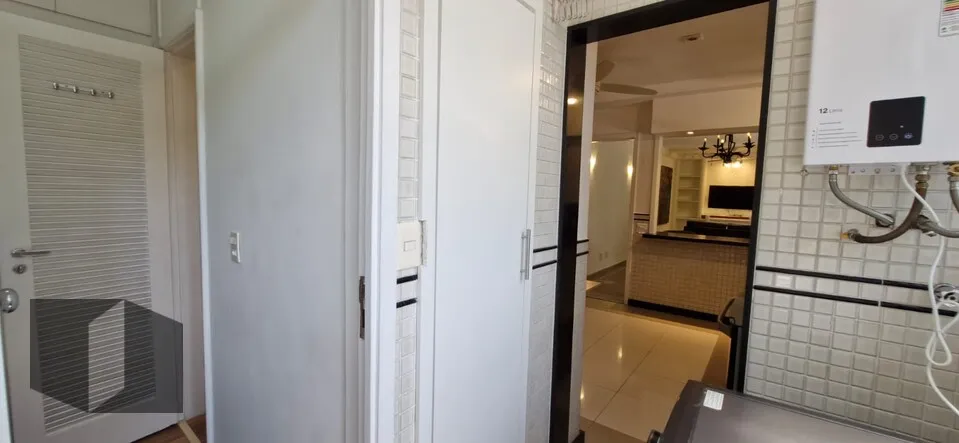 Apartment with a separate kitchen and gas stove — photo 6