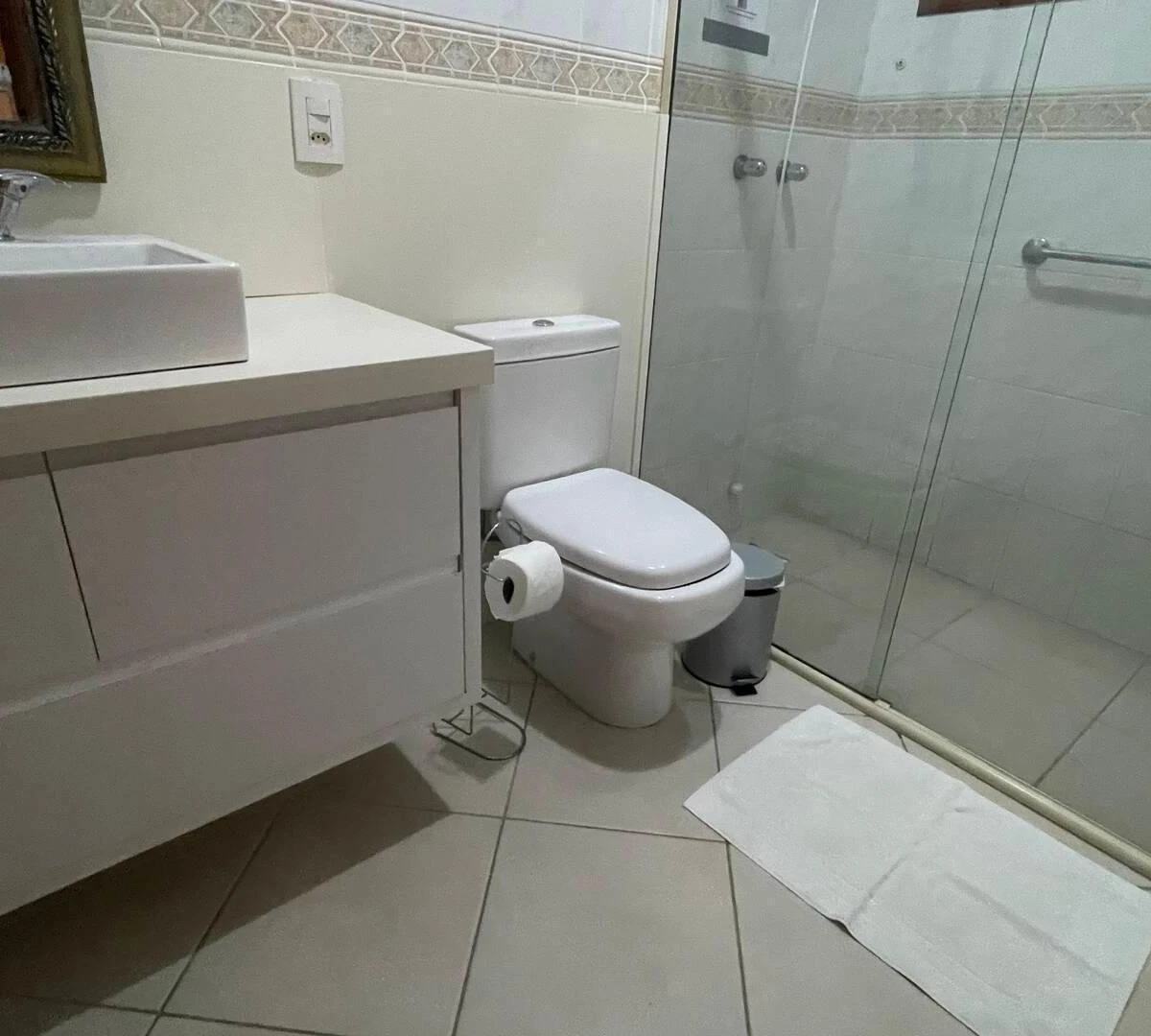232 m² house with a walk-in closet and a bathtub — photo 30