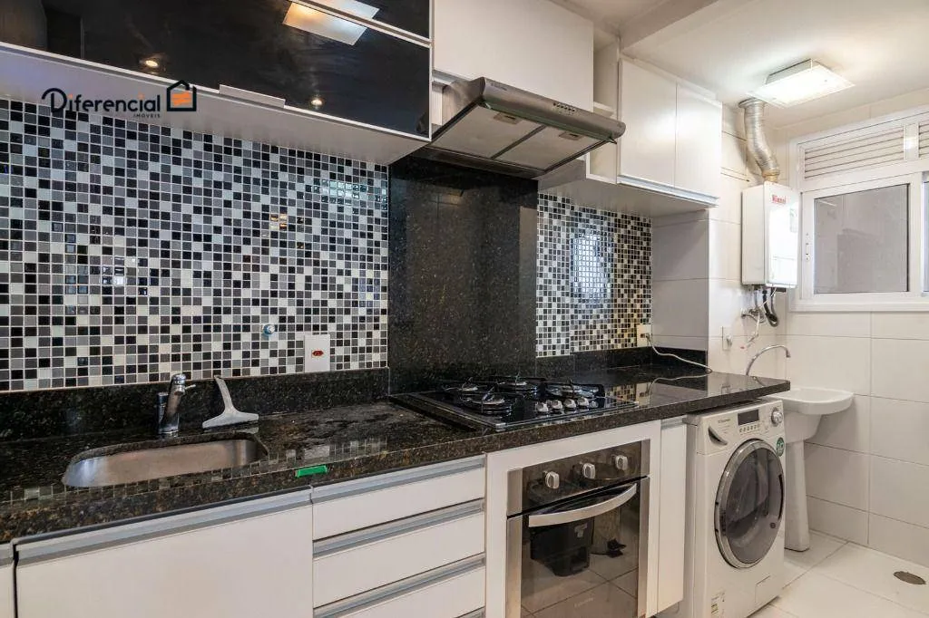 Furnished 2-bedroom apartment with open-plan kitchen — photo 10
