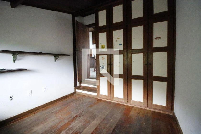 Casa de 500 m² com banheira e janelas do piso ao teto — photo 30