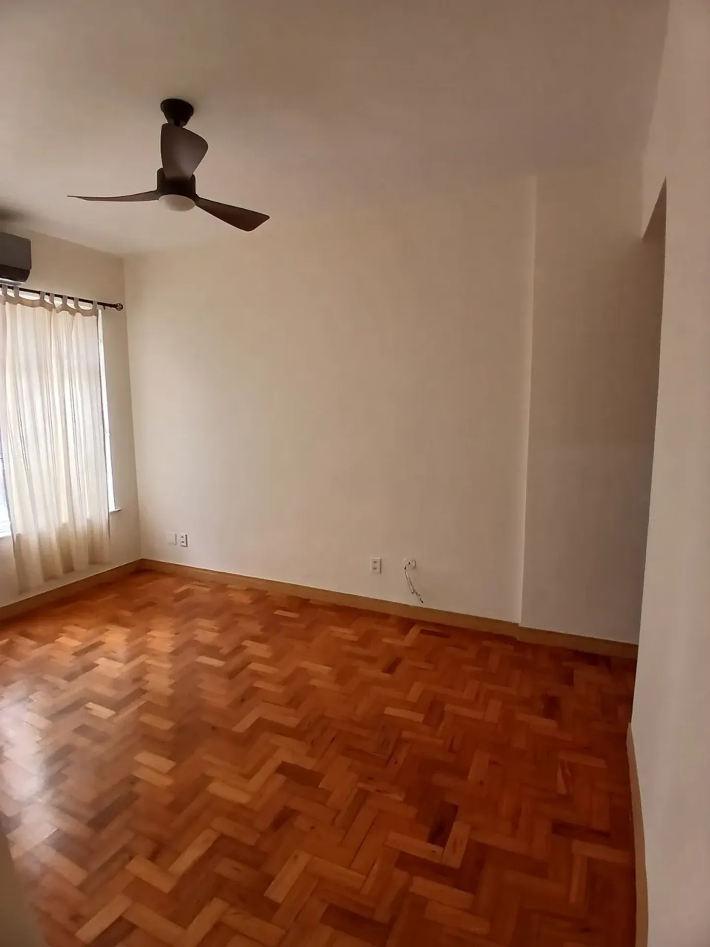Apartamento no 4º andar com piso de madeira ou laminado — photo 5