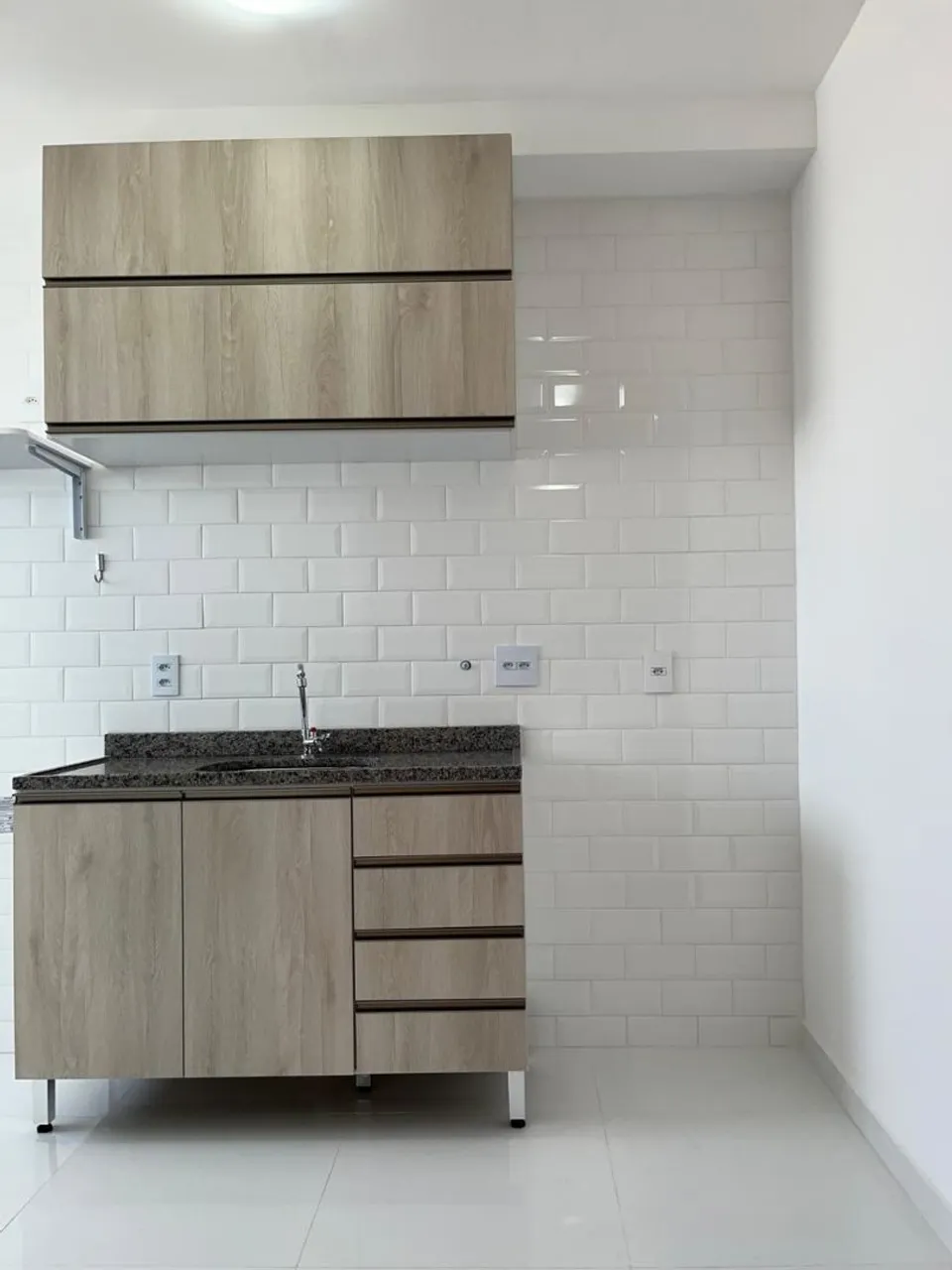 1-bedroom apartment with balcony and laundry area — photo 5