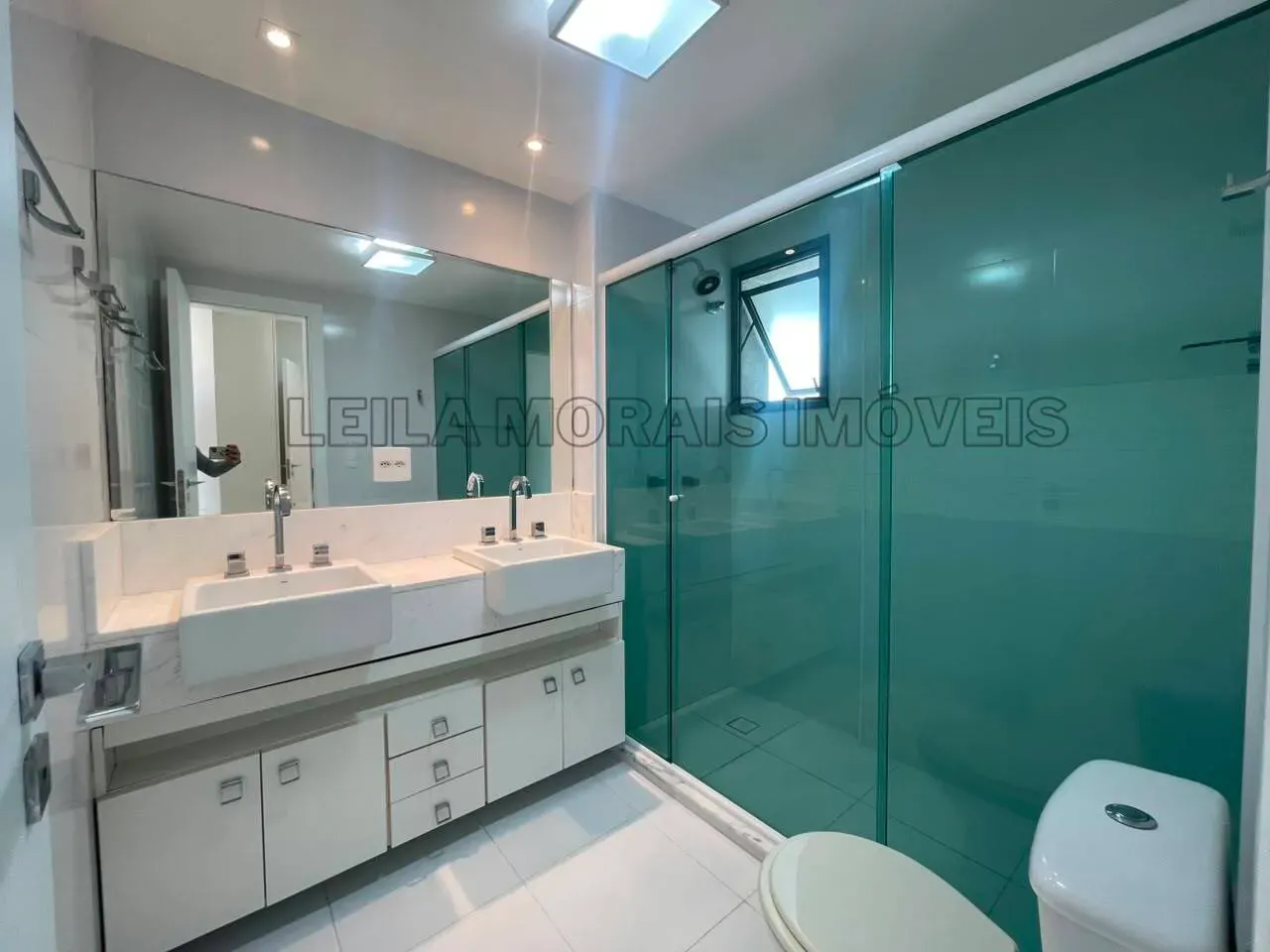 Apartment with 3 bedrooms, 5 bathrooms and open-plan kitchen — photo 18