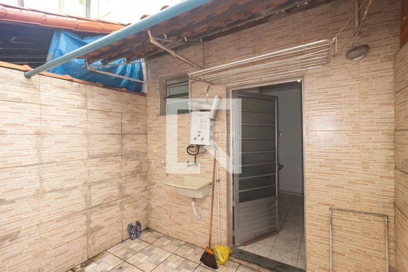 Casa mobiliada com 2 quartos e 1 banheiro — photo 12
