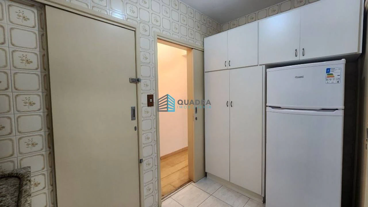 Departamento con piso de madera o laminado en Florianópolis — photo 10