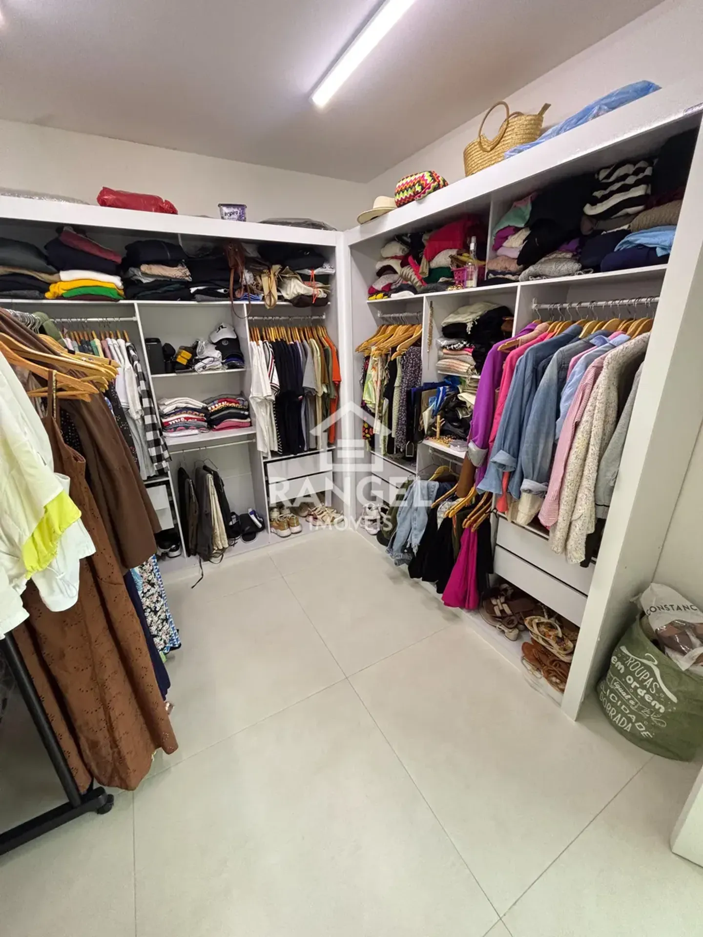 Casa em condomínio fechado com 4 quartos e 5 banheiros — photo 29