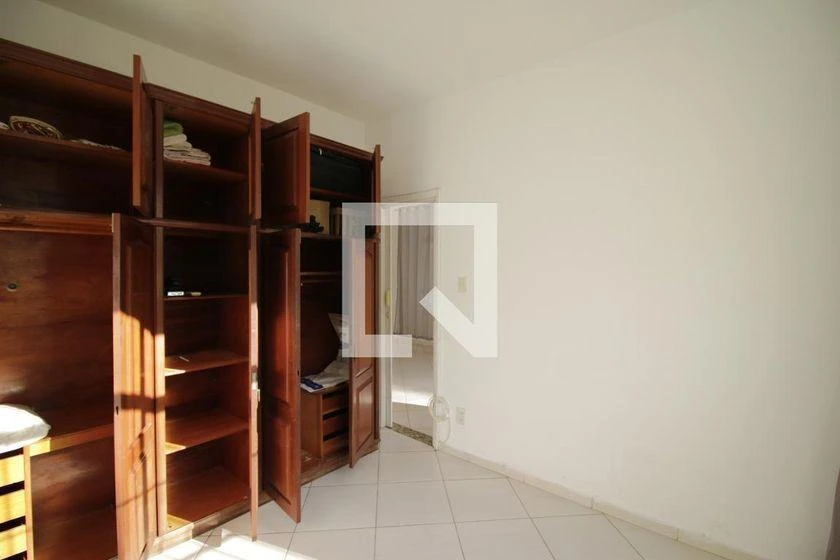Casa de 381 m² com 7 quartos, 4 banheiros e jardim — photo 43