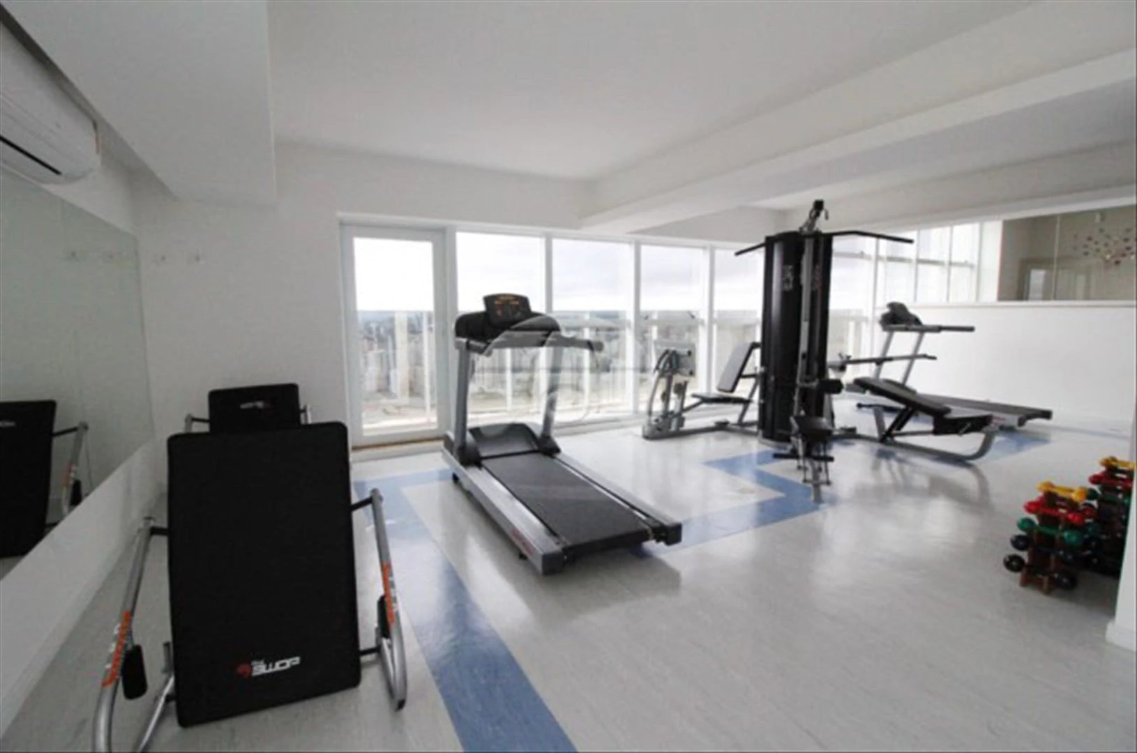 Apartamento mobiliado, 50 m², com janelas do piso ao teto — photo 12