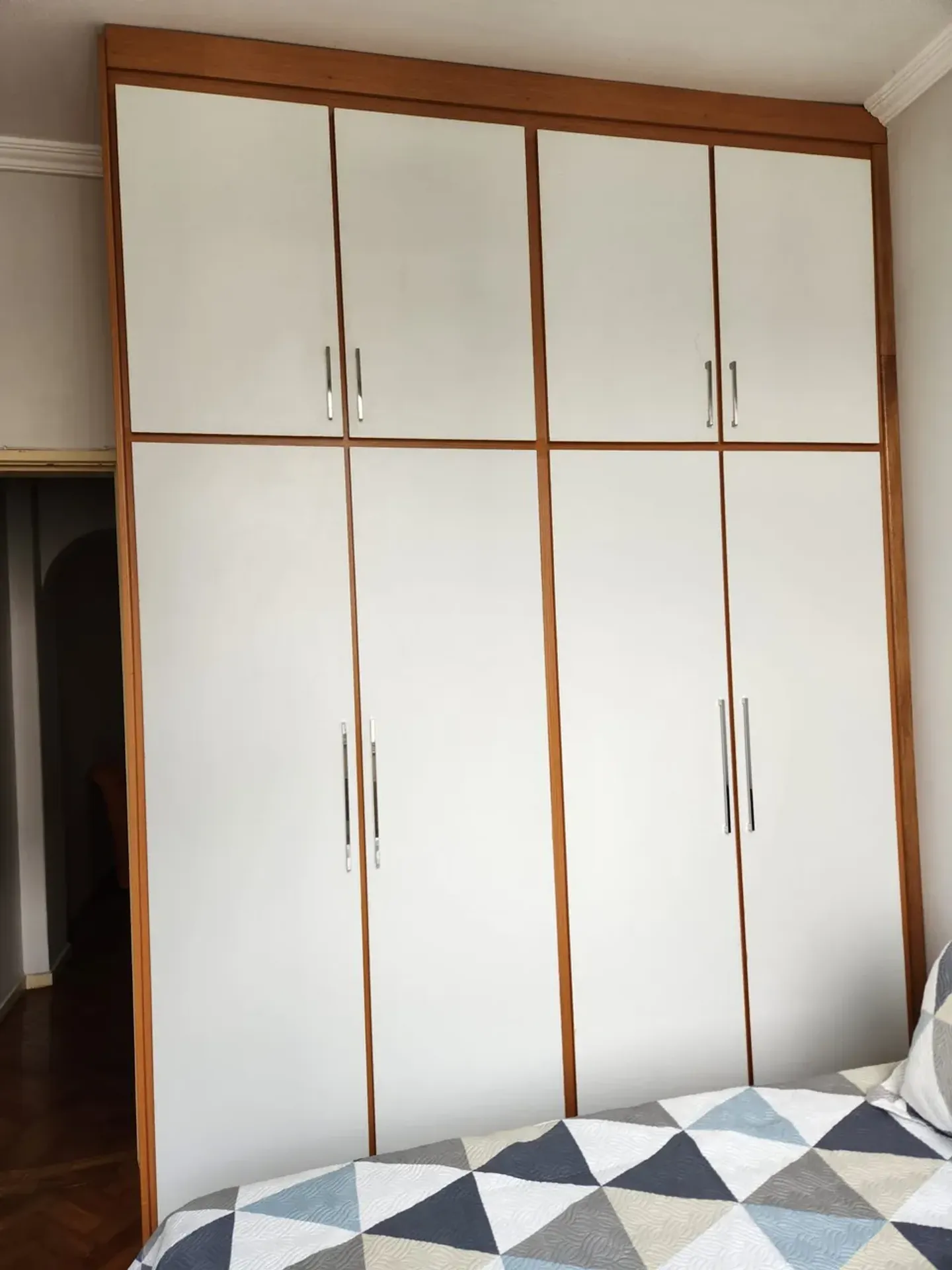 Furnished apartment, 40 m², with a glass-enclosed balcony — photo 21
