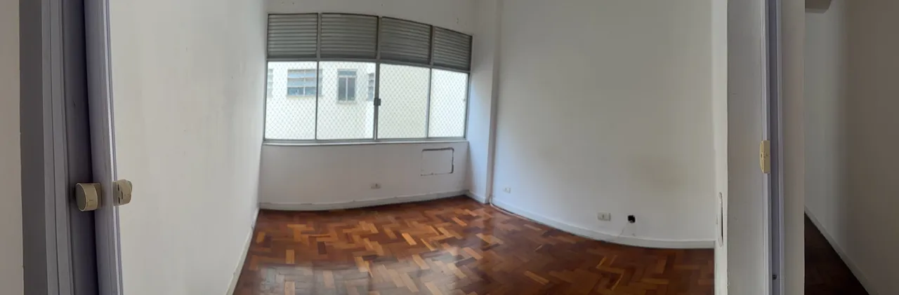 Apartment, 53 m², with wood or laminate floors — photo 3