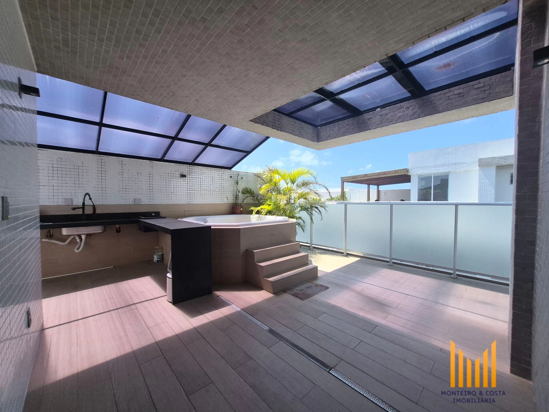 Apartment, 55 m², with a water view — photo 11
