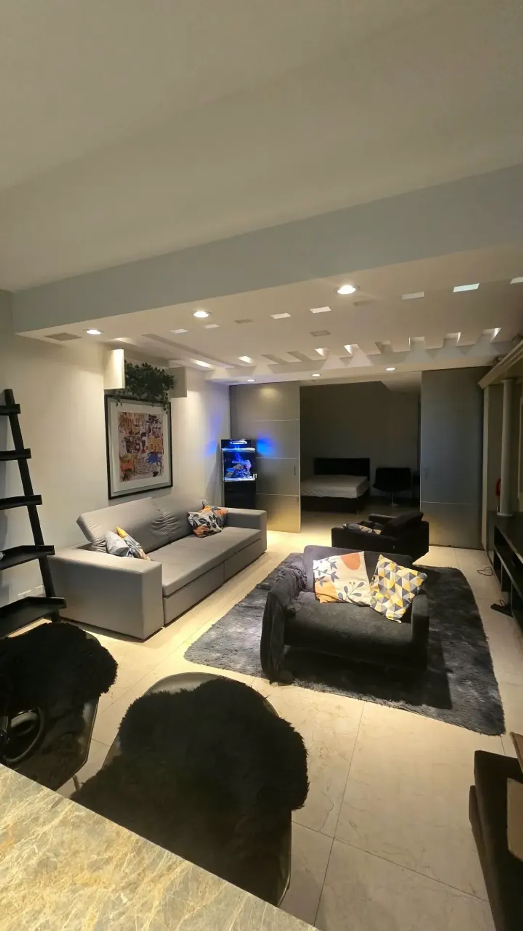 One-bedroom apartment in a building with a coworking space — photo 16