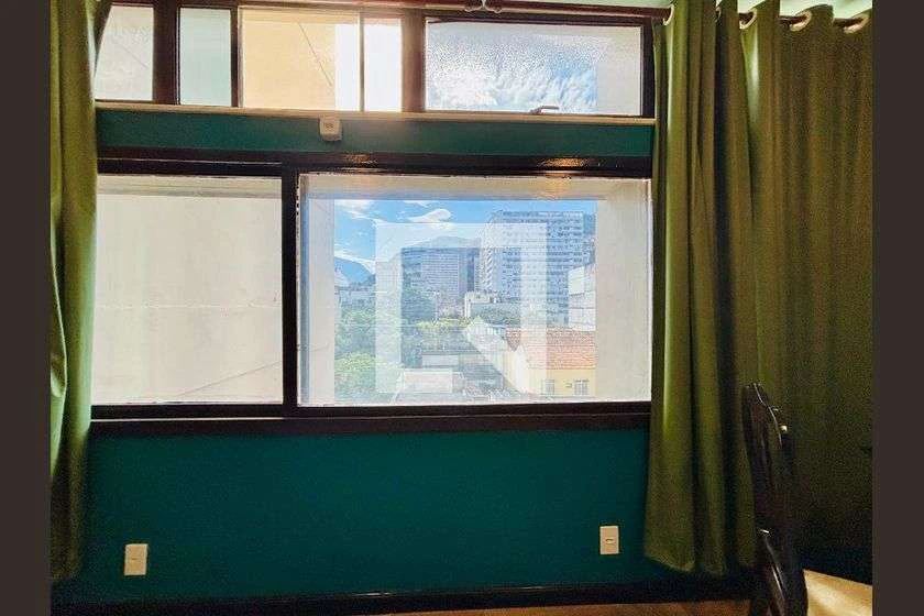 Apartamento de 1 dormitorio de 30 m² con balcón acristalado — photo 10