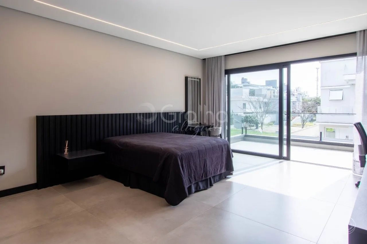 Casa amueblada con 5 dormitorios y 7 baños