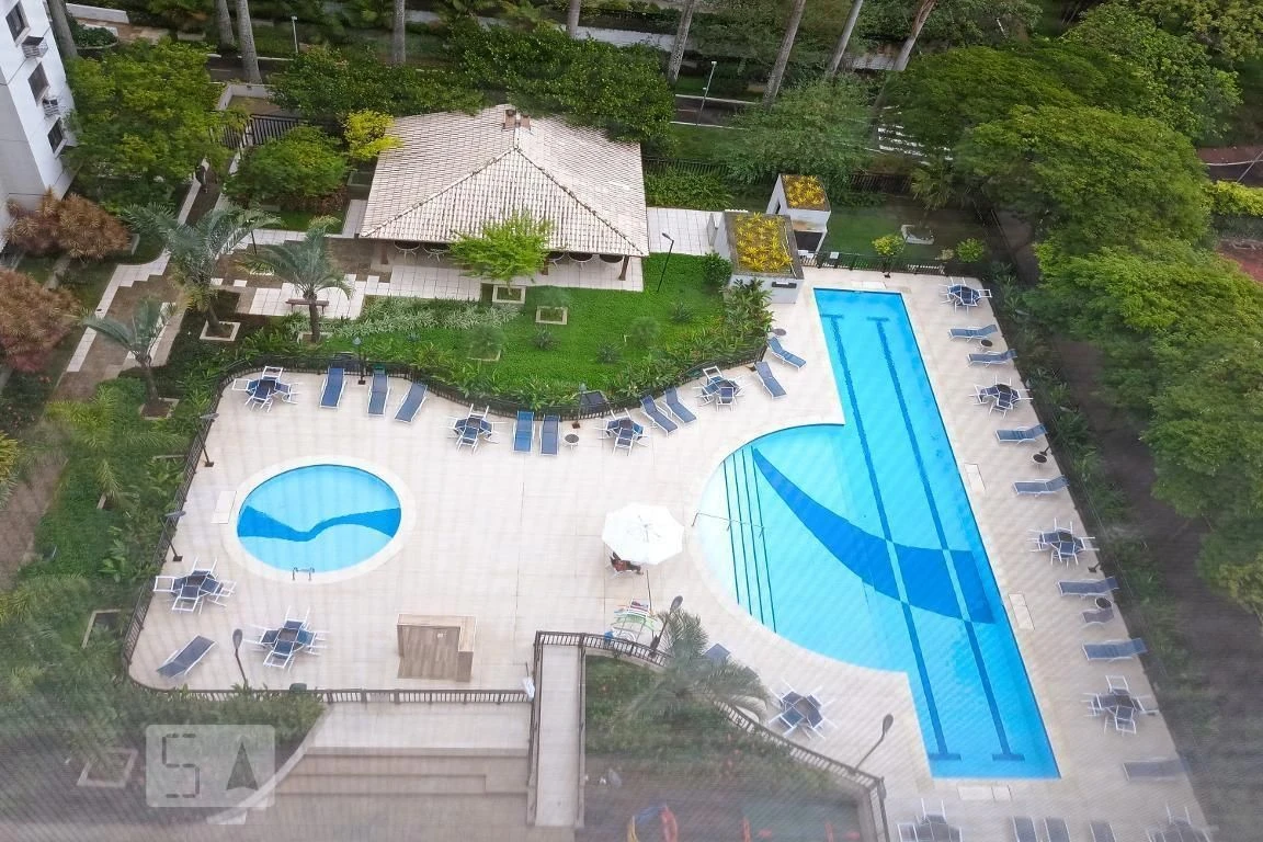 Glass-enclosed balcony in a 3-bedroom apartment, 85 m² — photo 75