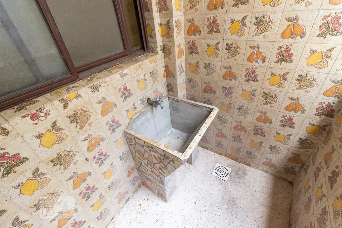 Квартира з 2 спальнями та дерев'яною підлогою або ламінатом — photo 19