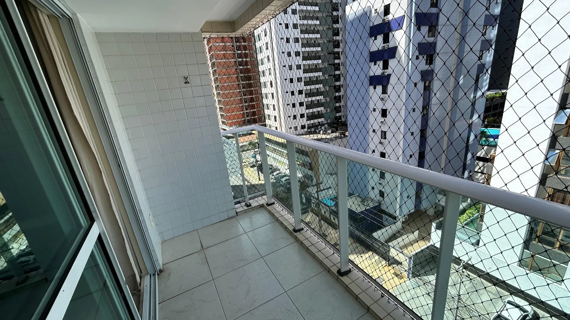 3-bedroom rental apartment with a private suite — photo 4