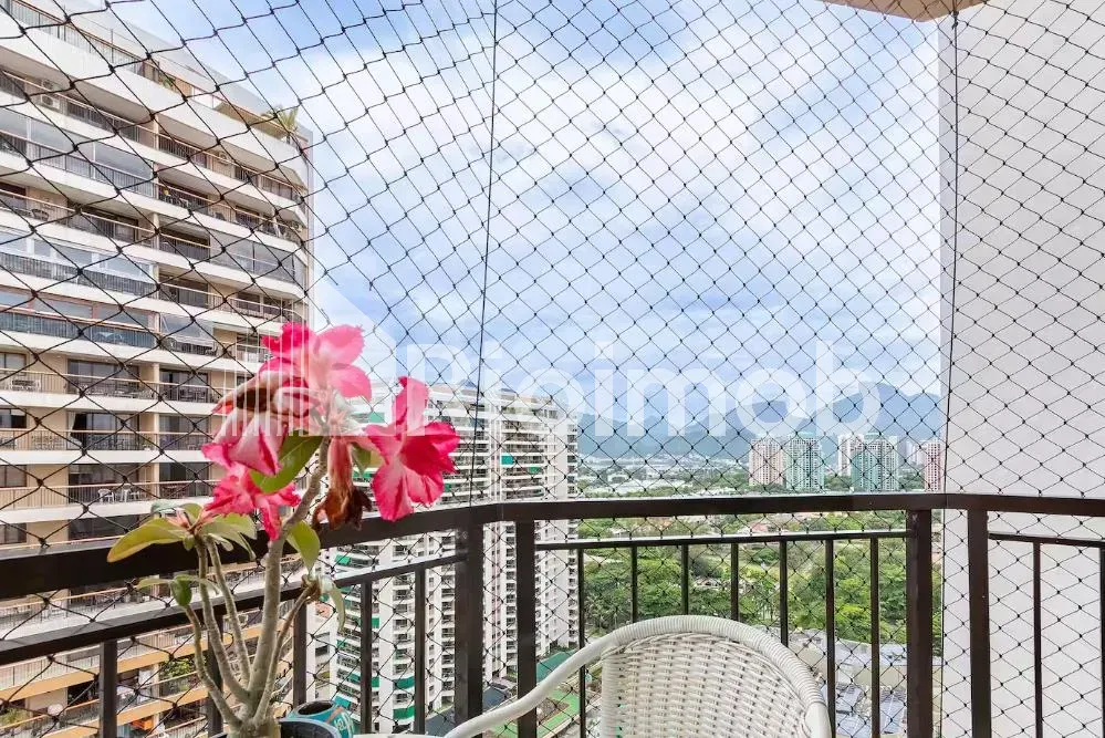 Furnished apartment with balcony and a gas stove kitchen — photo 21