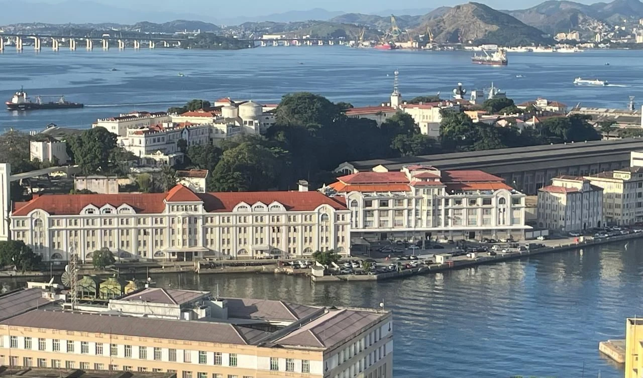 Furnished studio, 32 m², with a water view — photo 8