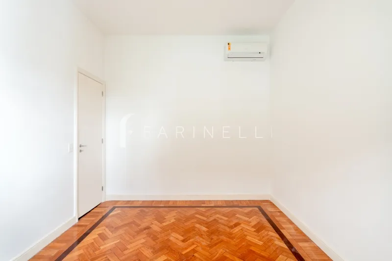 Unfurnished apartment with 3 bedrooms and 4 bathrooms — photo 19