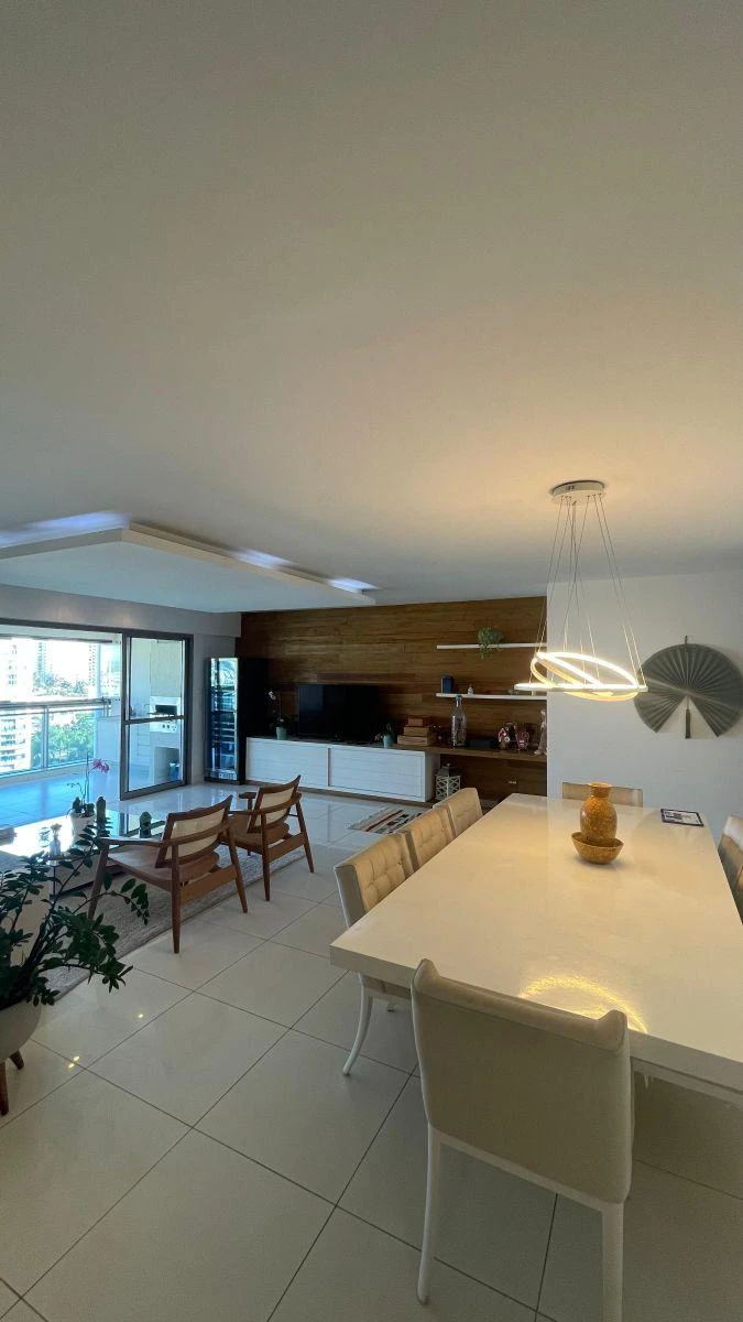 Floor-to-ceiling windows in a 4-bedroom apartment, 233 m² — photo 8