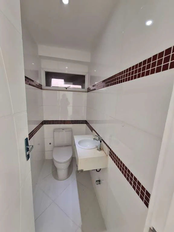 House with 4 ensuites and open-plan kitchen, 296 m² — photo 18