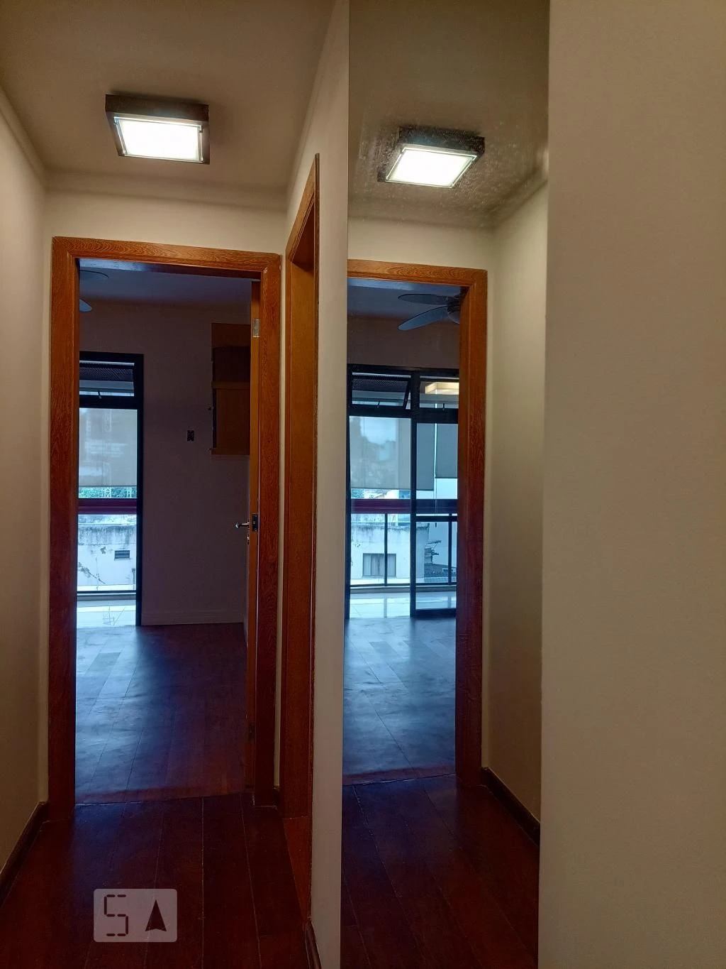 Apartamento de 4 quartos com janelas do piso ao teto — photo 107