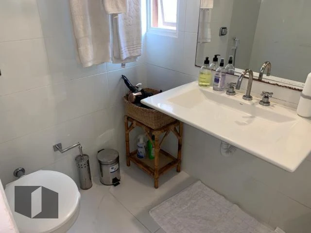 Casa com 4 quartos e varanda, estilo rústico — photo 45