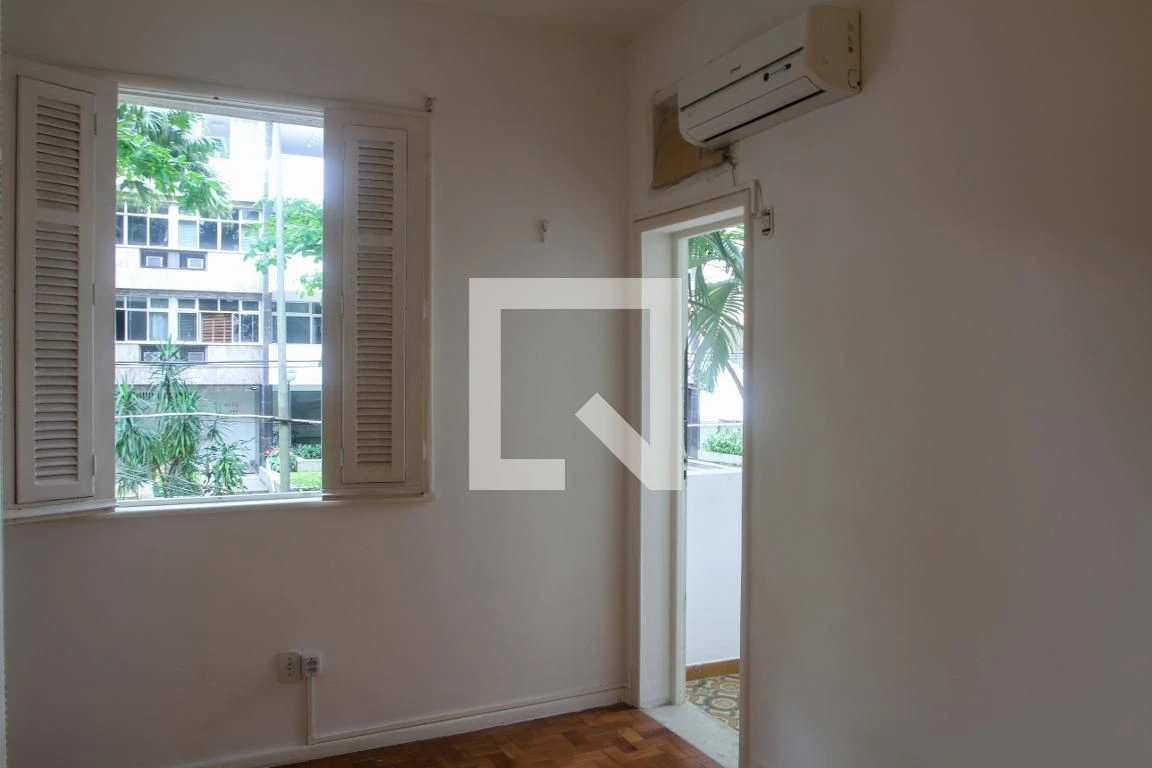 One-bedroom apartment with a washing machine — photo 20