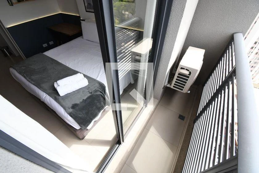 25 m² apartment with a home office and a washing machine — photo 10