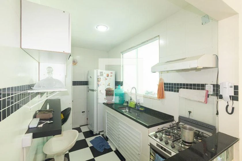 200 m² rental house with 3 bedrooms and a balcony — photo 6