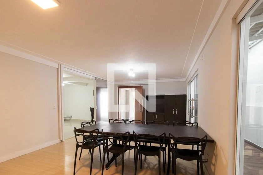 Unfurnished house with 5 bedrooms and private garden — photo 10
