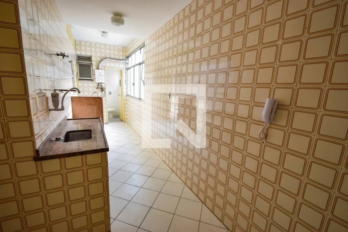 3-bedroom apartment with a mountain view in Rio de Janeiro — photo 2