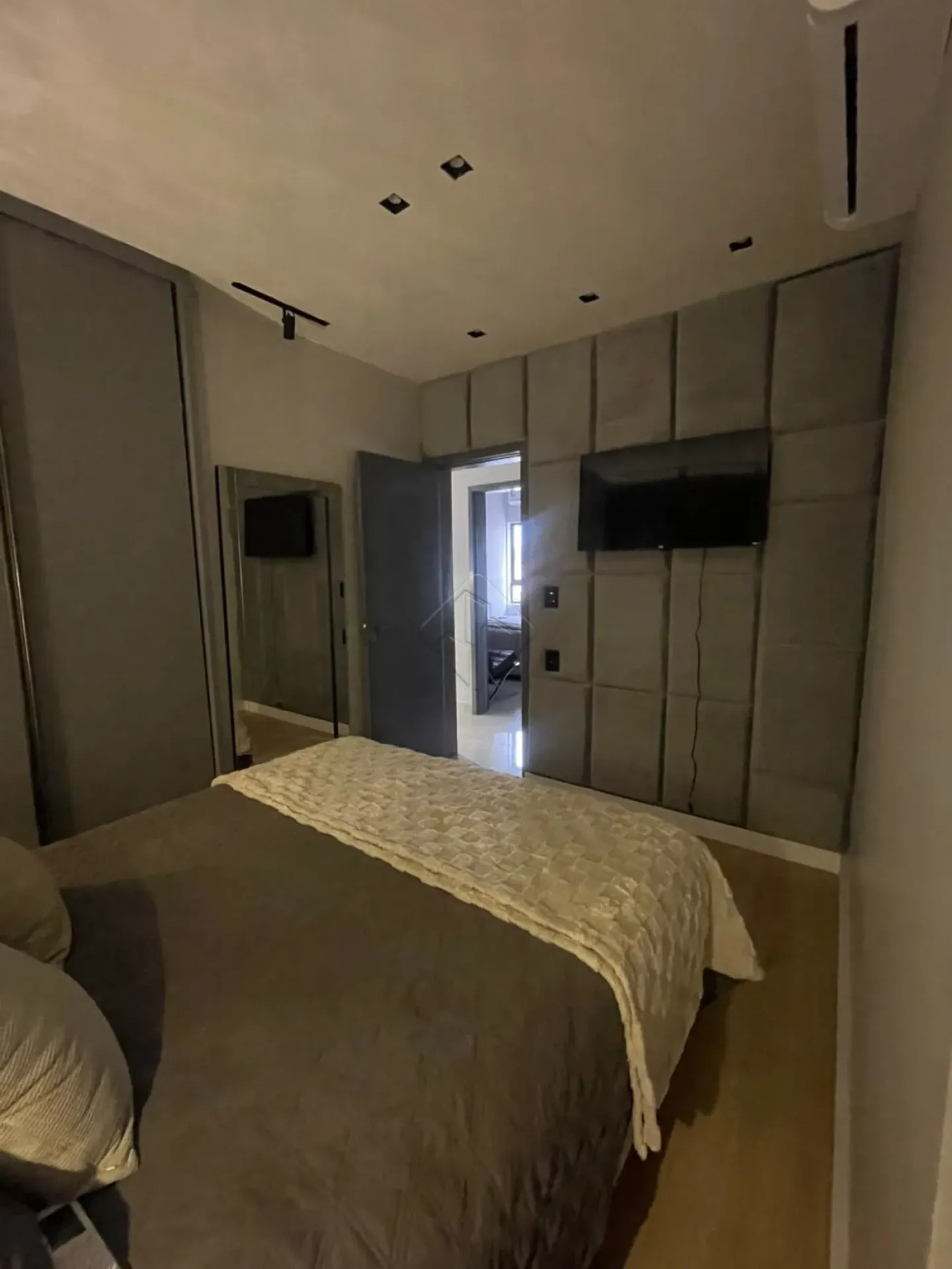 Furnished apartment, 123 m², with floor-to-ceiling windows — photo 7